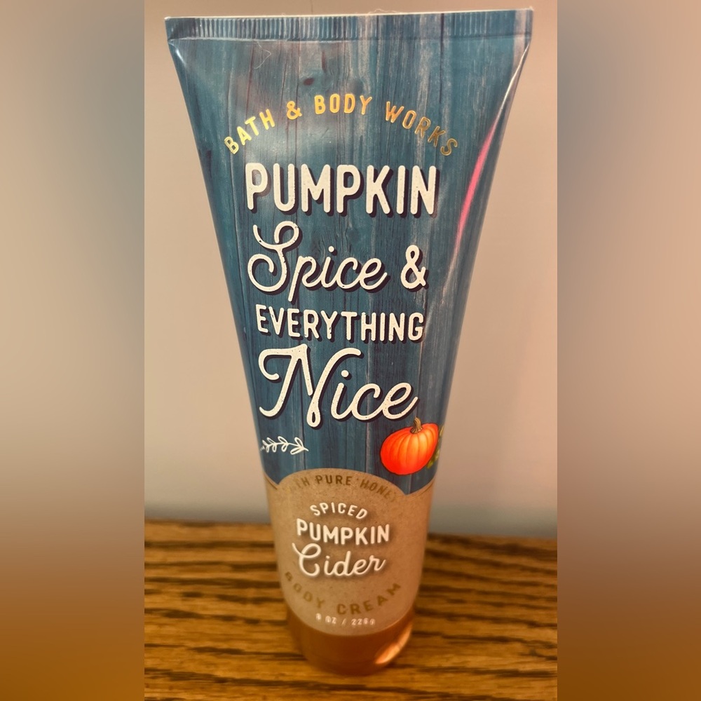 Bath & Body Works Pumpkin Spice & Everything Nice Body Cream, New